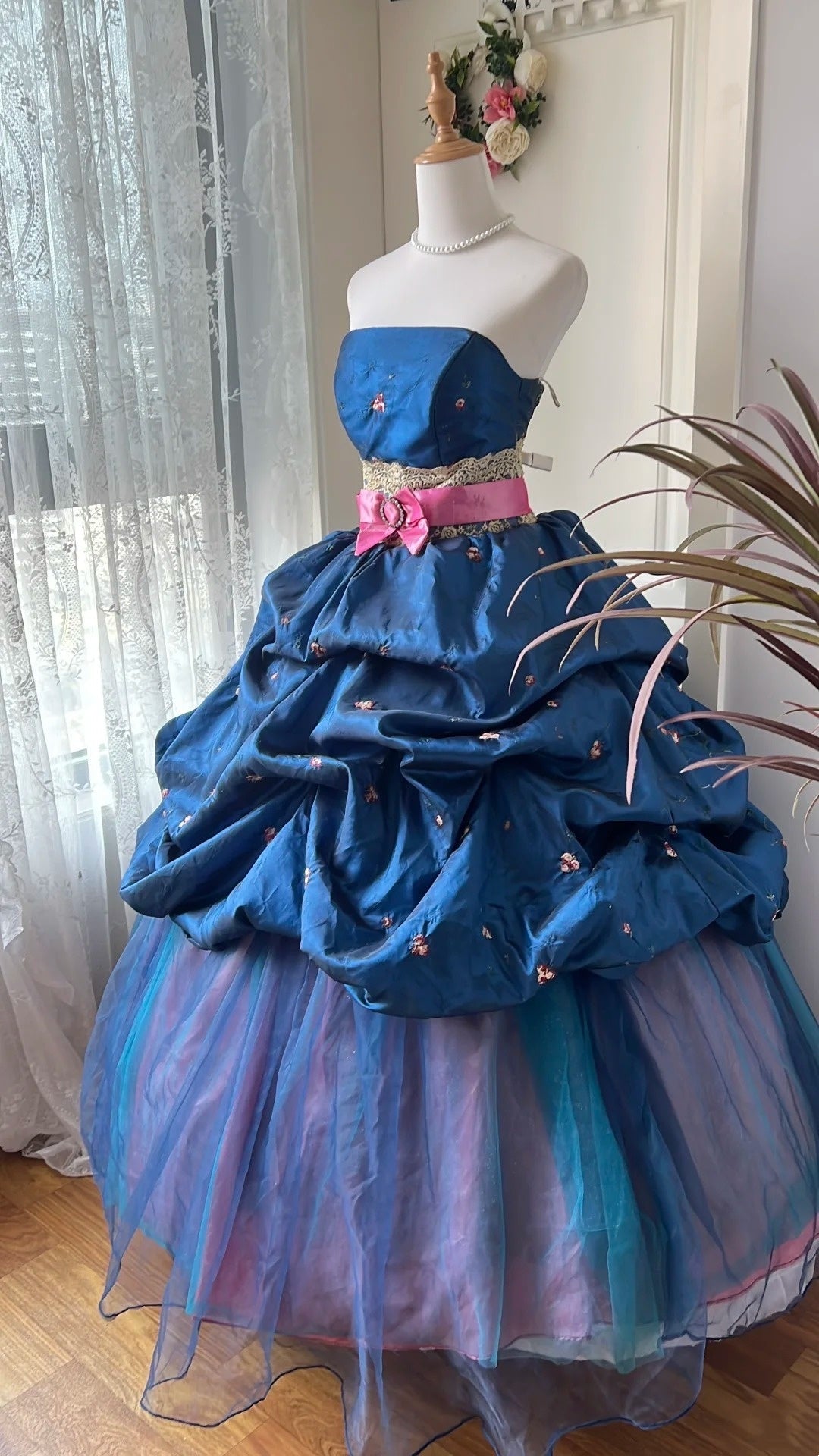 Stunning Ball Gown Navy Strapless Pleated Tulle Prom Dresses Evening Gala Gown Quinceanera Dress HZ0319