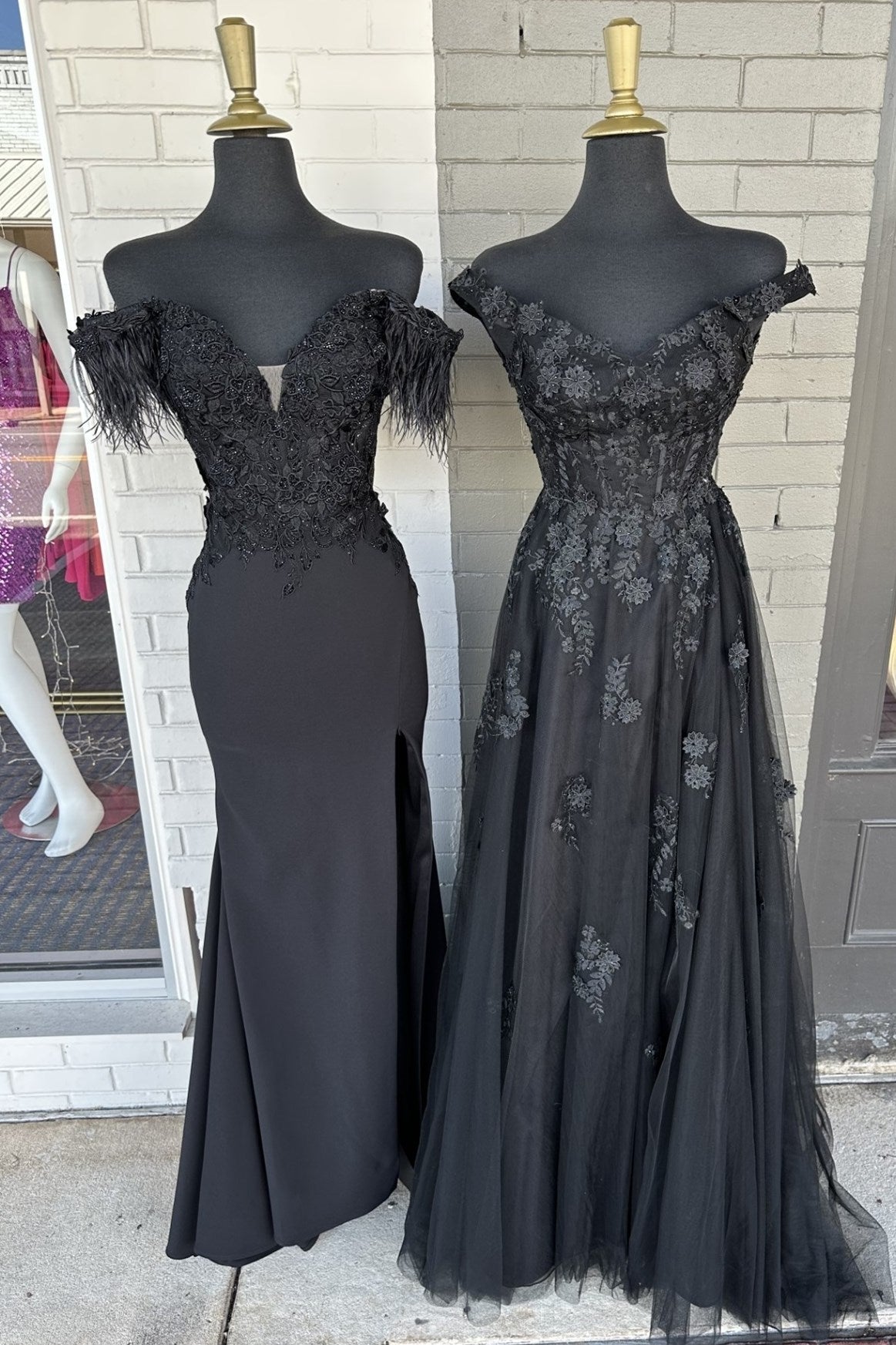 Black Off-the-Shoulder Appliques Trumpet Long Dress