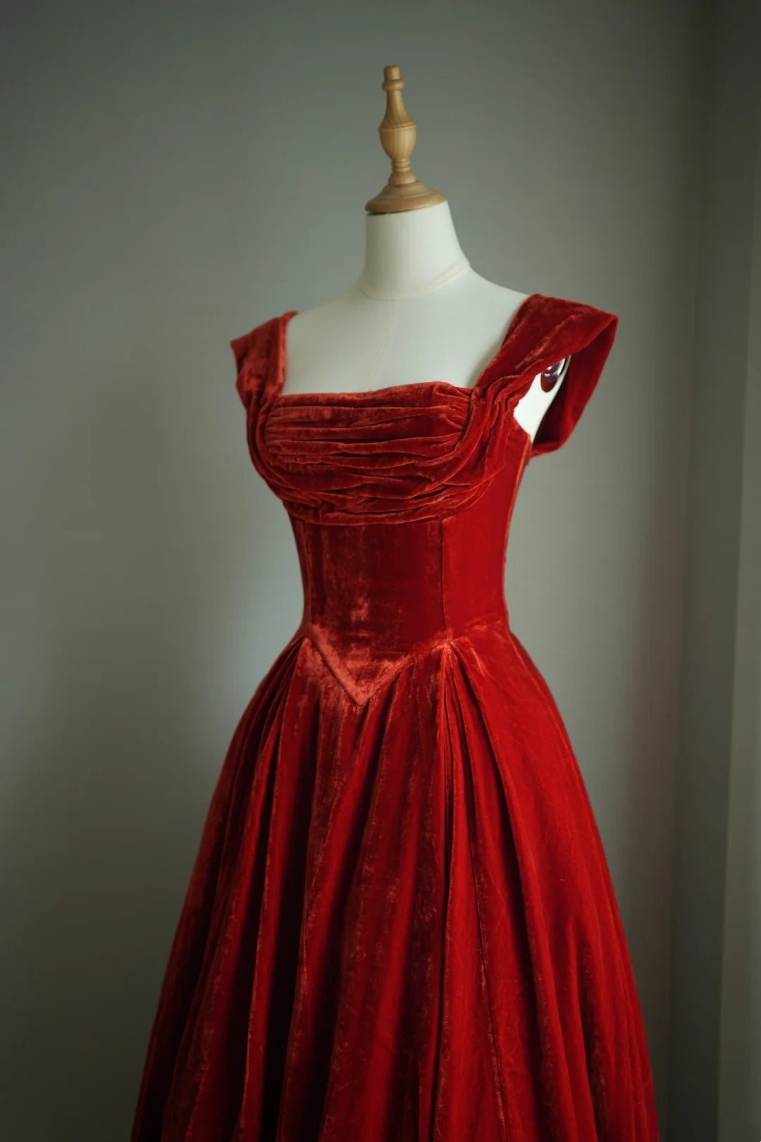 Elegant Prom Dress Velvet Square Neck Pleated Gala Gown Formal Dress Evening Dress HZ0319