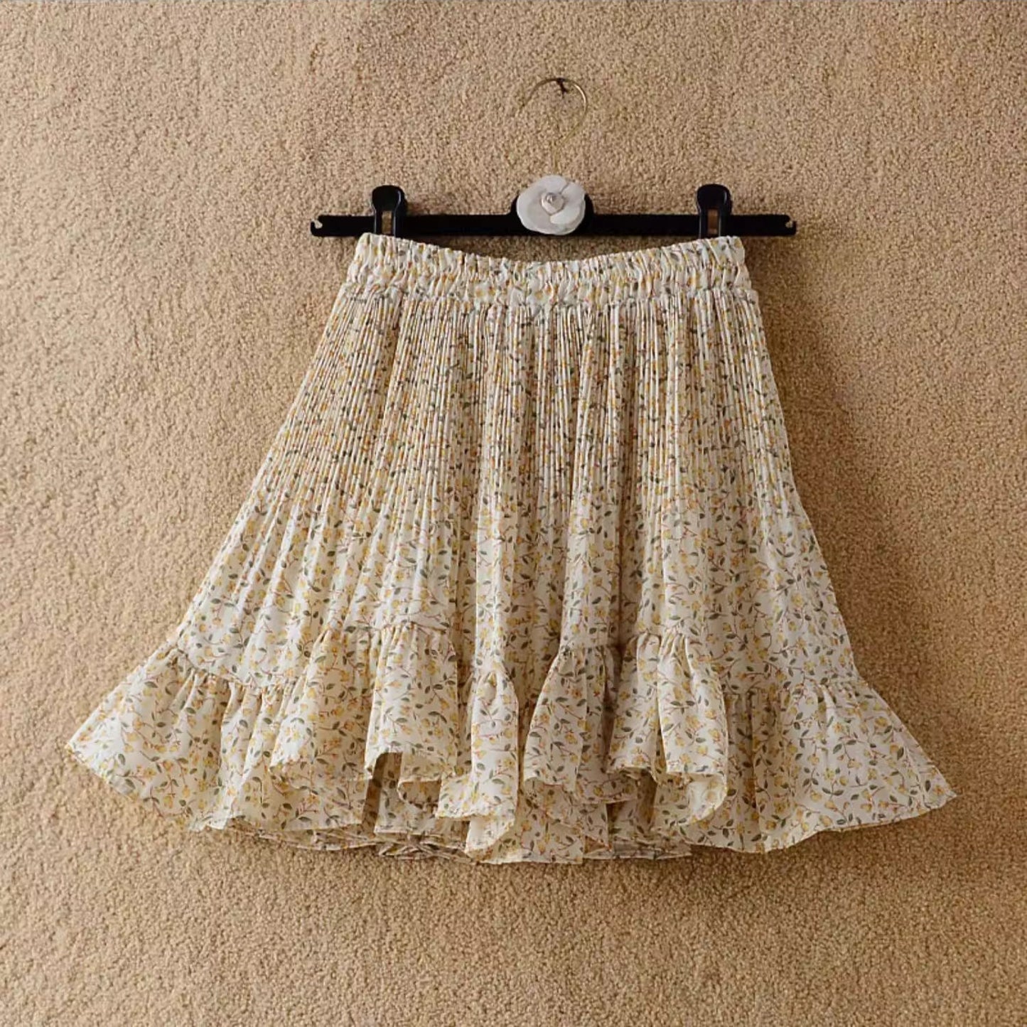Floral chiffon mini skirt, summer new style, versatile high-waisted, slimming pleated A-line skirt for women. 11368