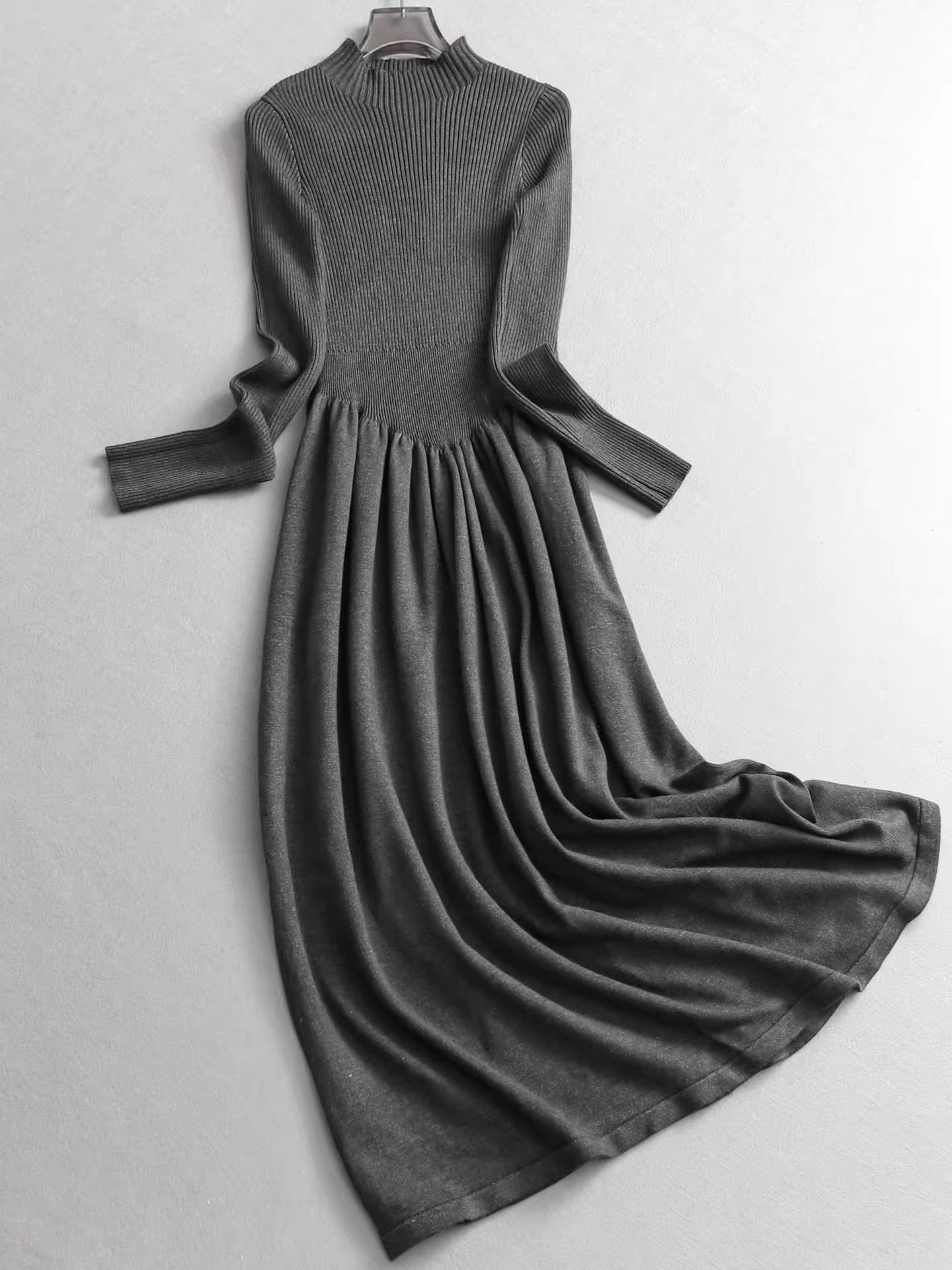 Elegant and sophisticated high-neck knitted stretch slim-fit long-sleeved sweater dress, perfect for layering under a base dress 11300