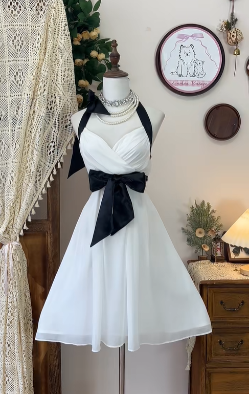 Simple White Halter Chiffon A Line Homecoming Dress Short Party Dress With Bow cc3088