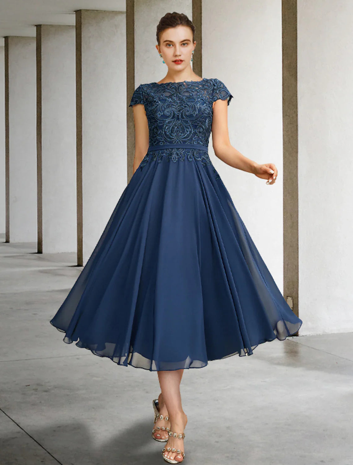 A-Line Mother of the Bride Dress Luxurious Elegant Jewel Neck Tea Length Chiffon Lace Cap Sleeve with Pleats Appliques