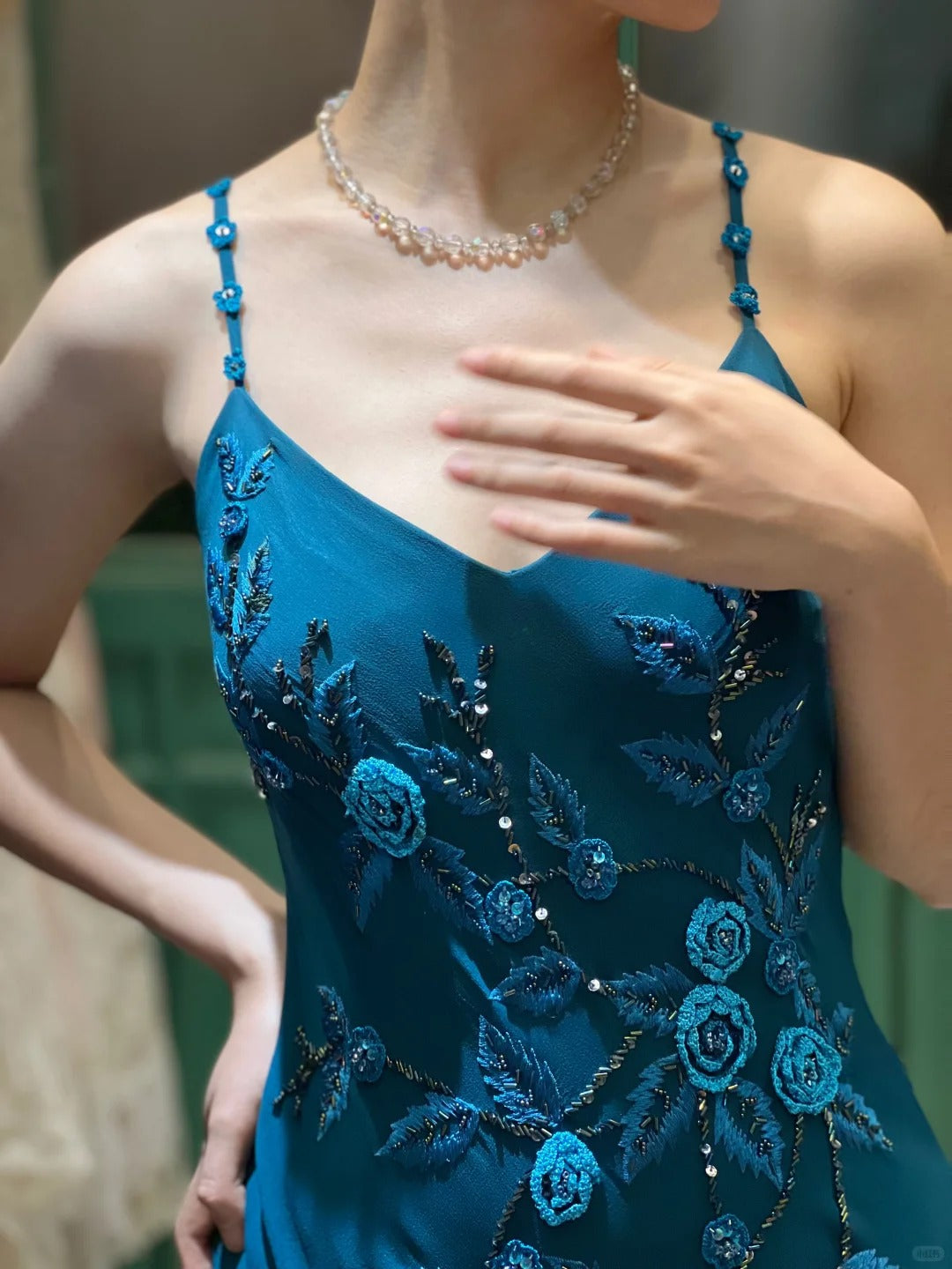 Retro Elegant Peacock Blue Irregular Deep V Halter Embroidered Chiffon Prom Dress Evening Dress cc5295