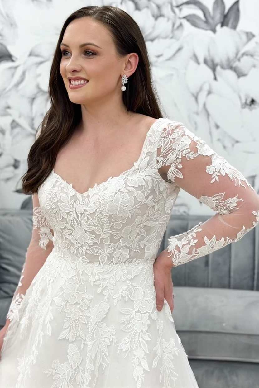 White Lace Tulle Queen Anne Neck Long Sleeve Bridal Gown
