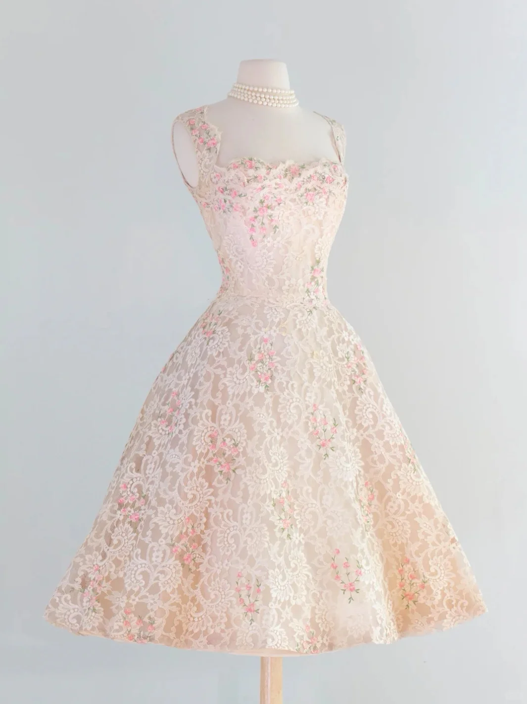 Retro Pink Floral Exquisite Embroidery Design A-Line Short Homecoming Dress Party Dress HZ1024