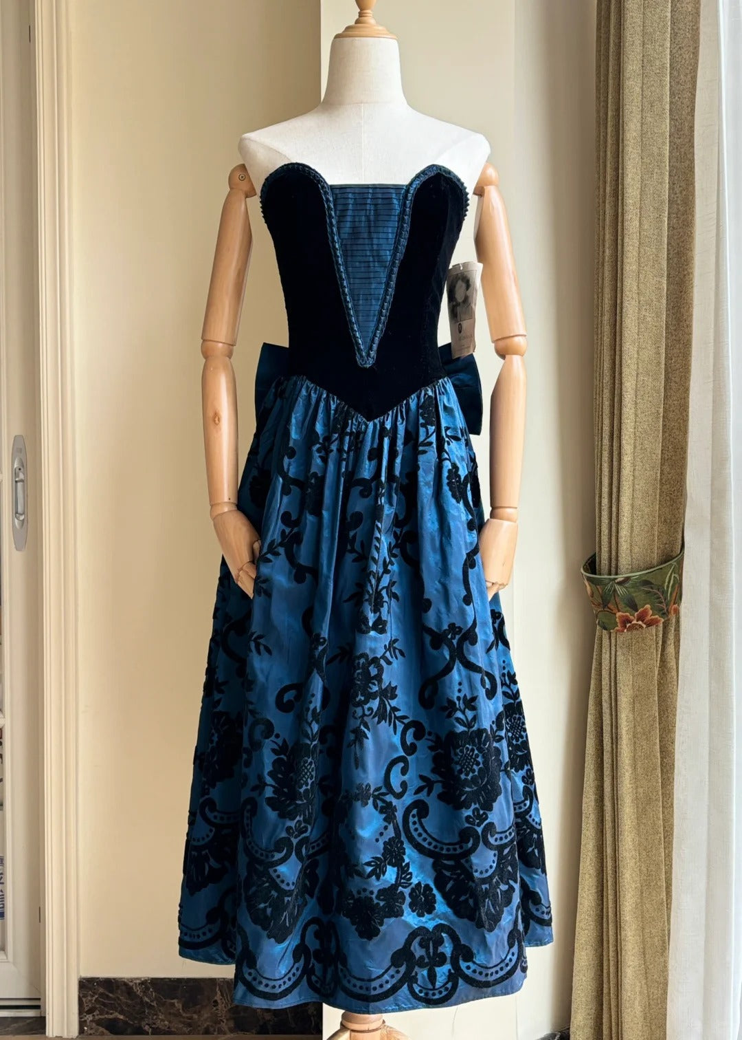Retro Blue And Black A-line Strapless Bow Jacquard Velvet Long Prom Dress Evening Dress cc5341