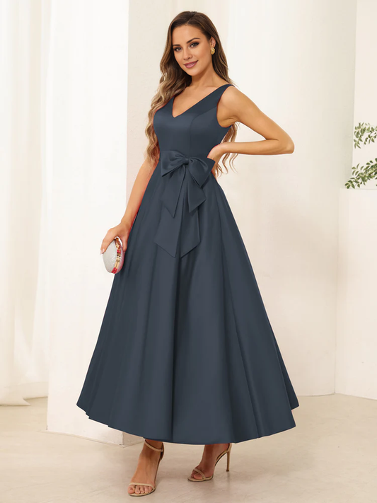 A-line princess V-neck sleeveless bow long mother of the bride dress