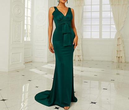 Long Dark Green Mermaid / Trumpet Deep V-Neck Sleeveless Prom Dresses