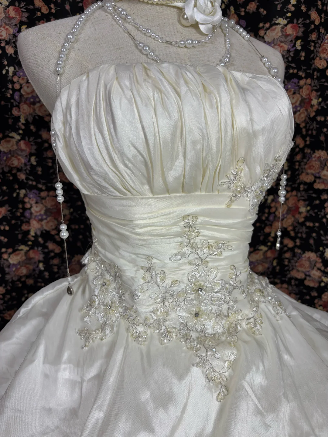 Gorgeous Lace Embroidery Beaded Sweet 16 Quinceanera Strapless A-Line Floor-length Tiered Prom Dress Evening Dress Ball Gown HZ1024