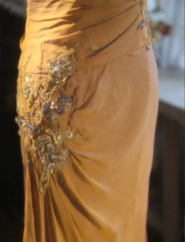 Elegant Ginger Yellow Mermaid V-neck Beaded Embroidered Satin Prom Dress Evening Dress cc5383
