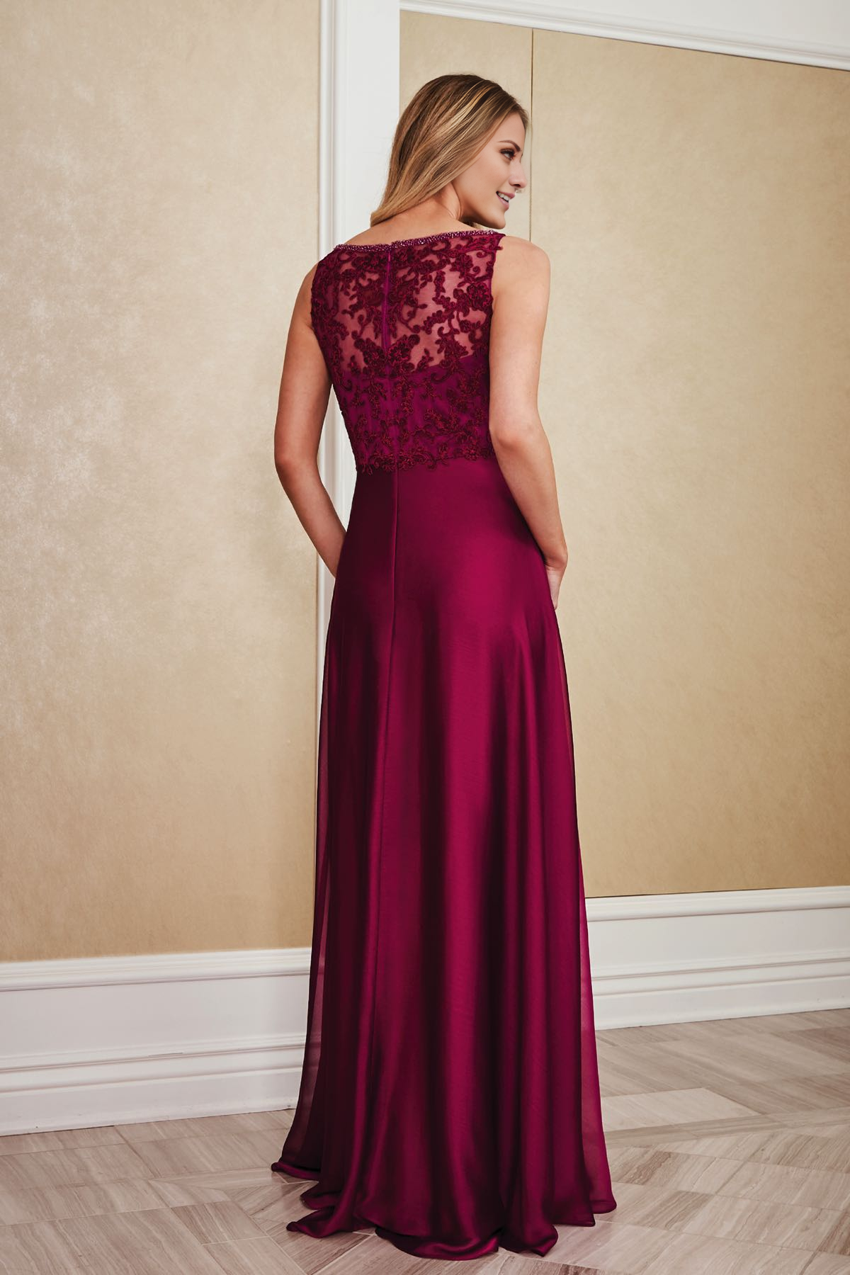 A-line boat collar chiffon lace bead decoration and ground length mother of the bride dress