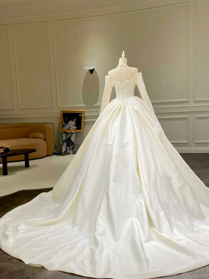 Girlhomeshops-A must-have for minimalist brides! Plain satin long-sleeved wedding dress gh5440