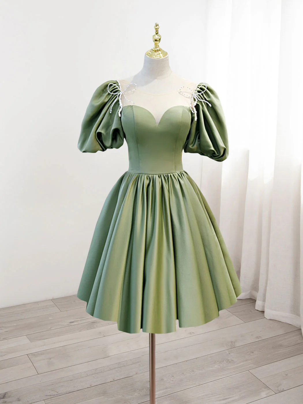 Retro Green Sweetheart Short-sleeved Lace-up Design A-line Satin Party Dress Homecoming Dress HZ1024
