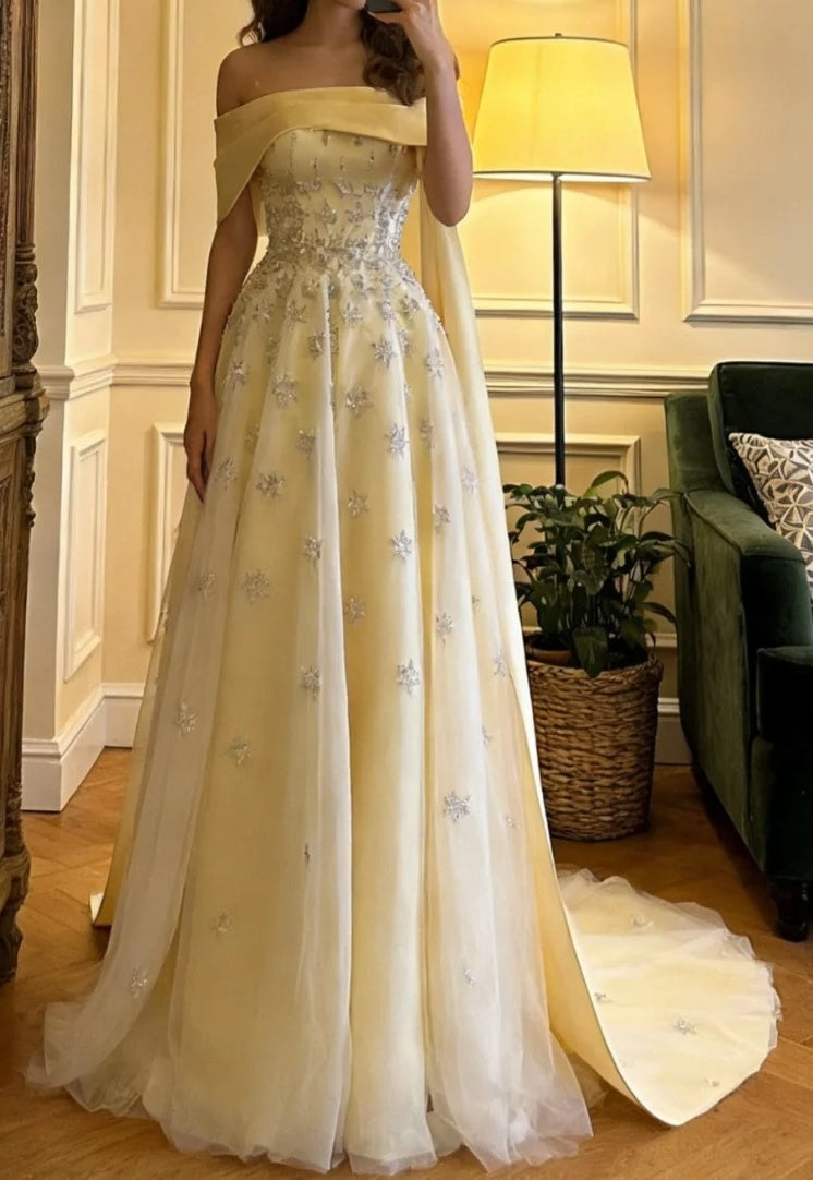 Stunning Prom Dress Light Yellow Off Shoulder Tulle Gala Gown Formal Evening Dress Graduation Outfits HZ0319