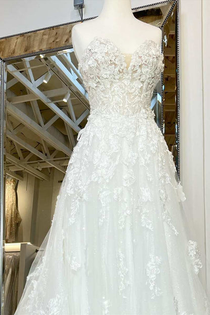 White Floral Applique Sweetheart Long Wedding Dress with Sweeping Train