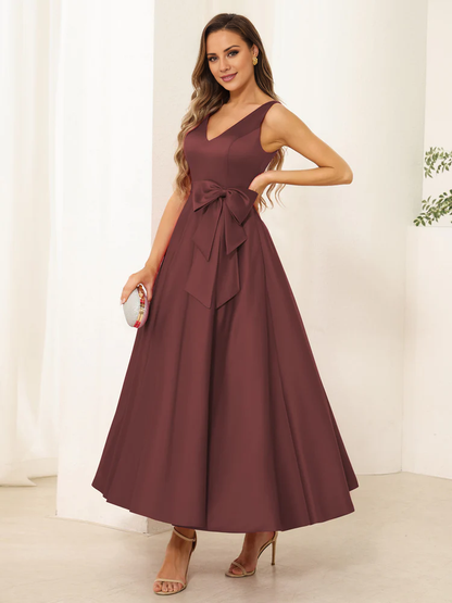 A-line princess V-neck sleeveless bow long mother of the bride dress