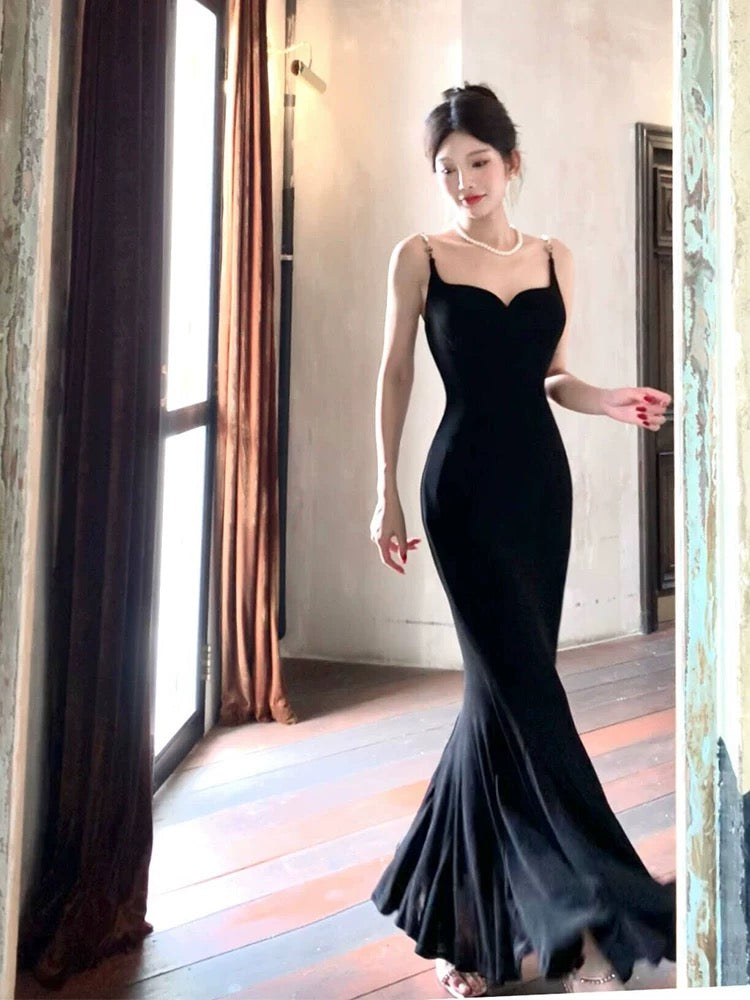 Pretty Sheath Spaghetti Straps Black Long Prom Dresses Evening Dress With Ruffles HZ1024
