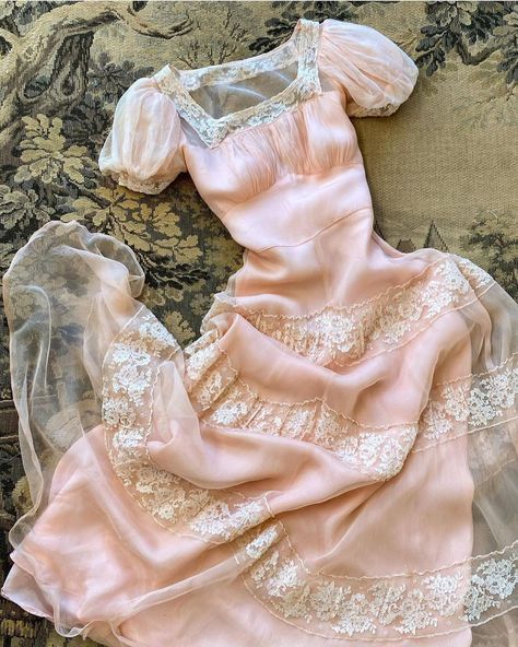 Vintage A Line Square Neckline Short Sleeves Pink Tulle Prom Dresses Long Lace Evening Dress HZ1024