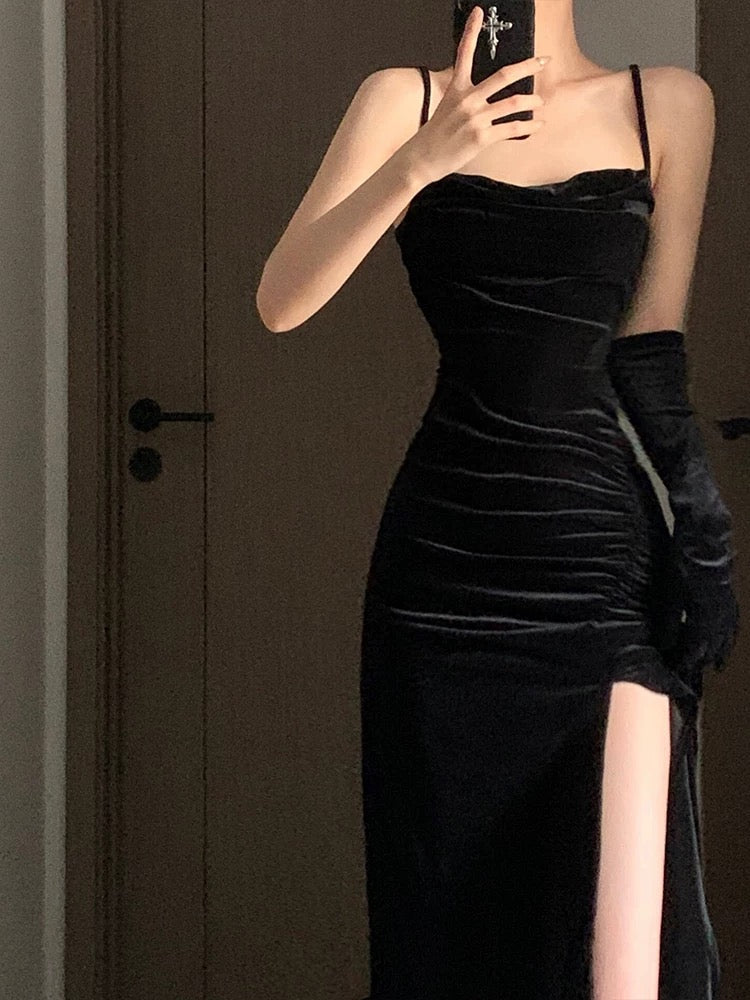 Gorgeous Sheath Spaghetti Straps Black Velvet Evening Dress Prom Dresses Birthday Outfits HZ1024