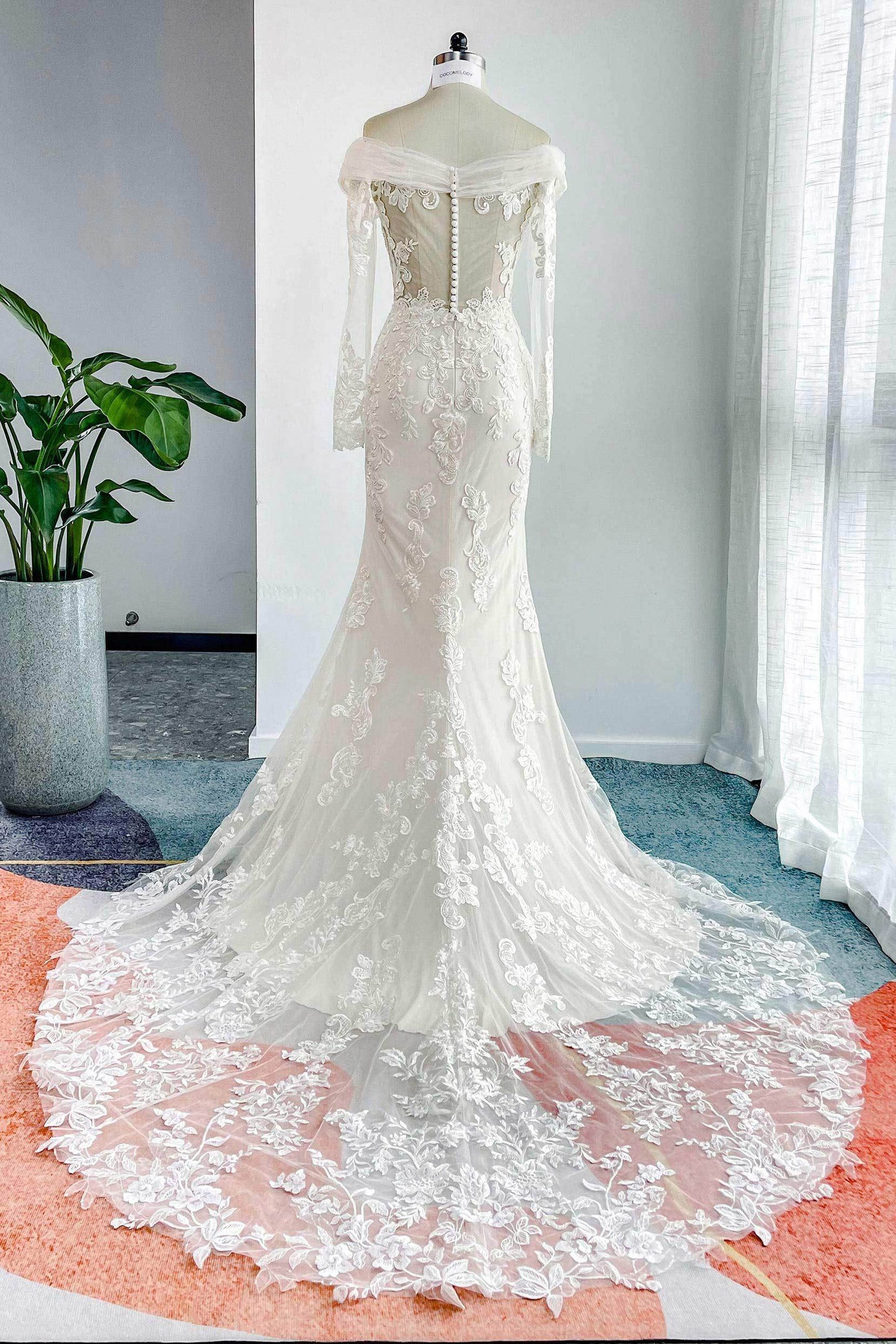 Trumpet-Mermaid Chapel Train Lace Tulle Wedding Dress CW3204