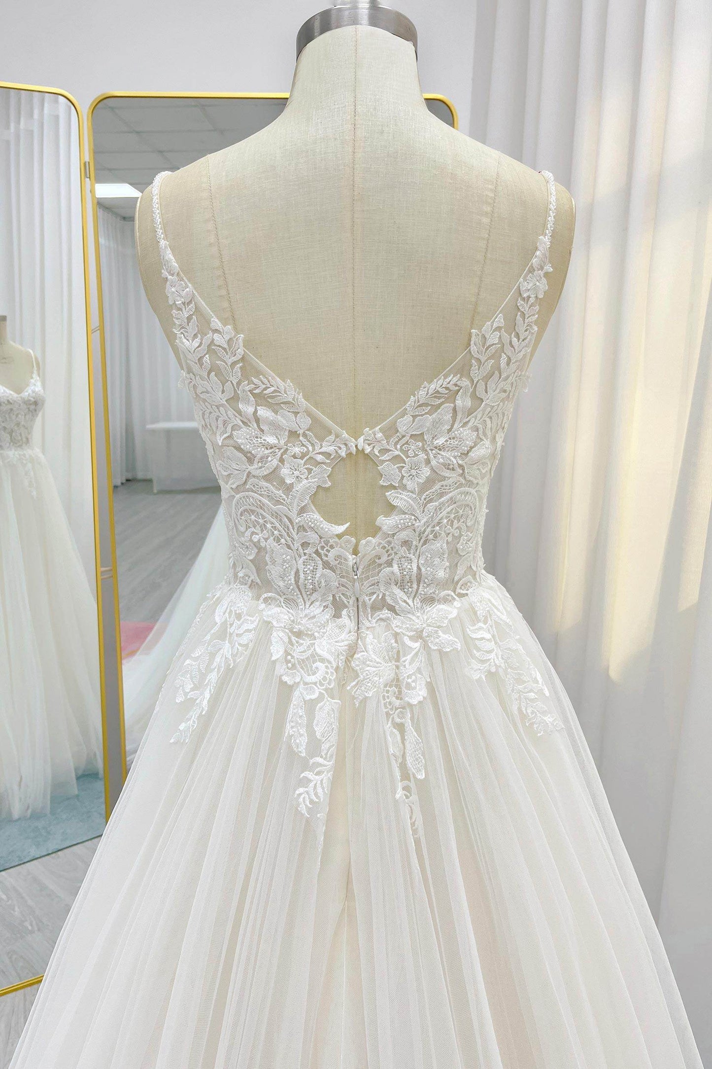 A-Line Court Train Lace Tulle Wedding Dress CW3226
