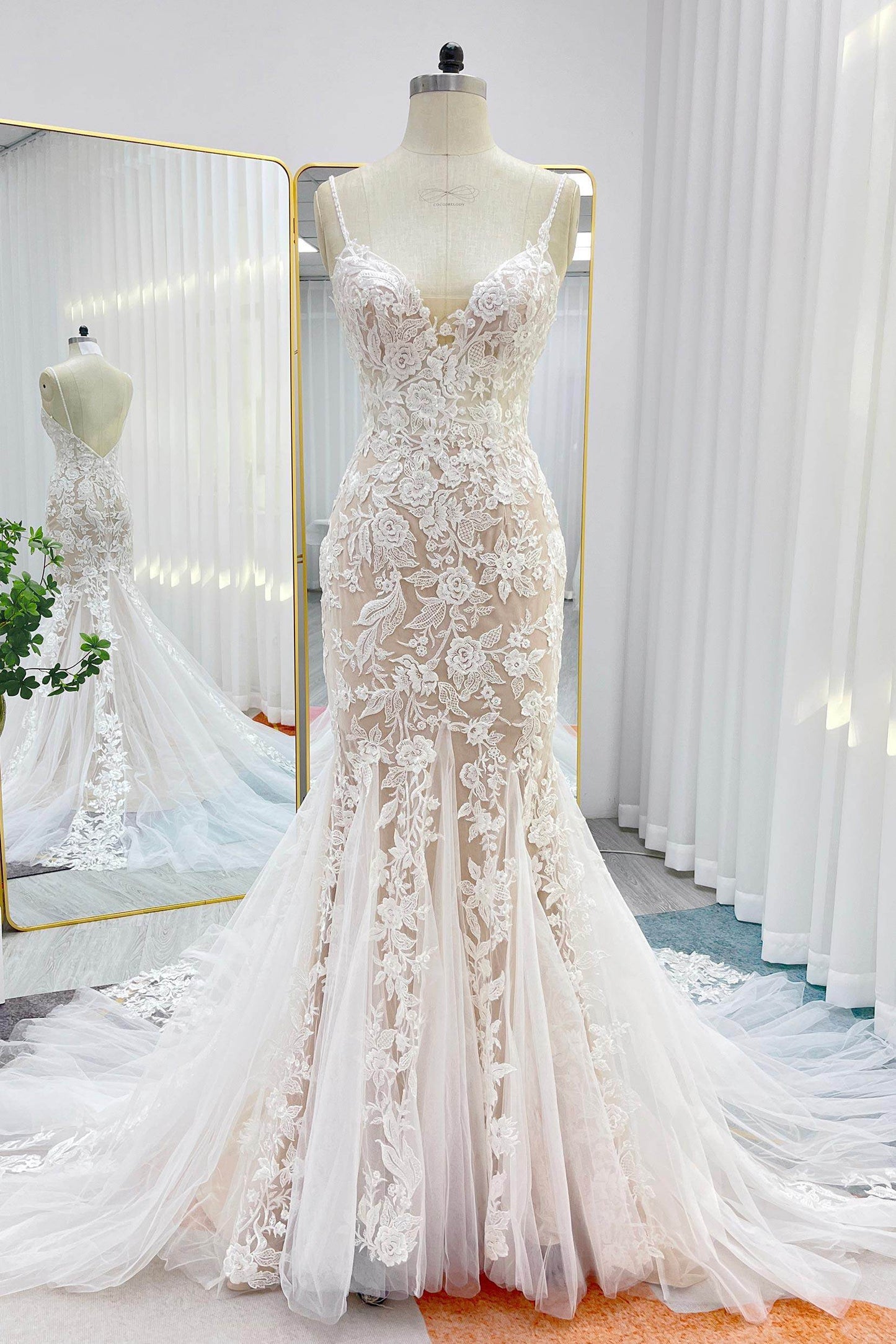 Trumpet-Mermaid Chapel Train Lace Tulle Wedding Dress CW3276