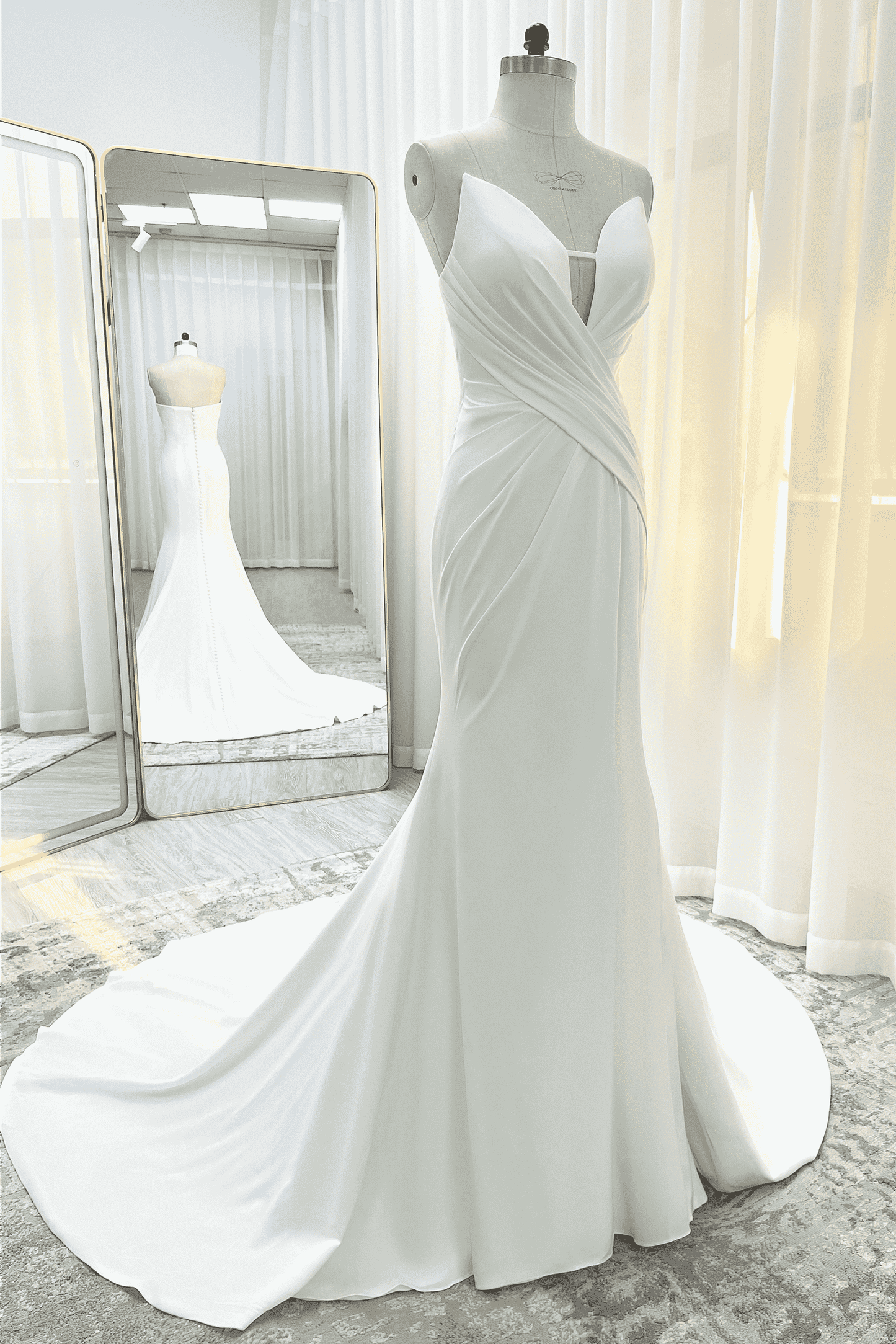 Trumpet-Mermaid Court Train Satin Wedding Dress CW3328