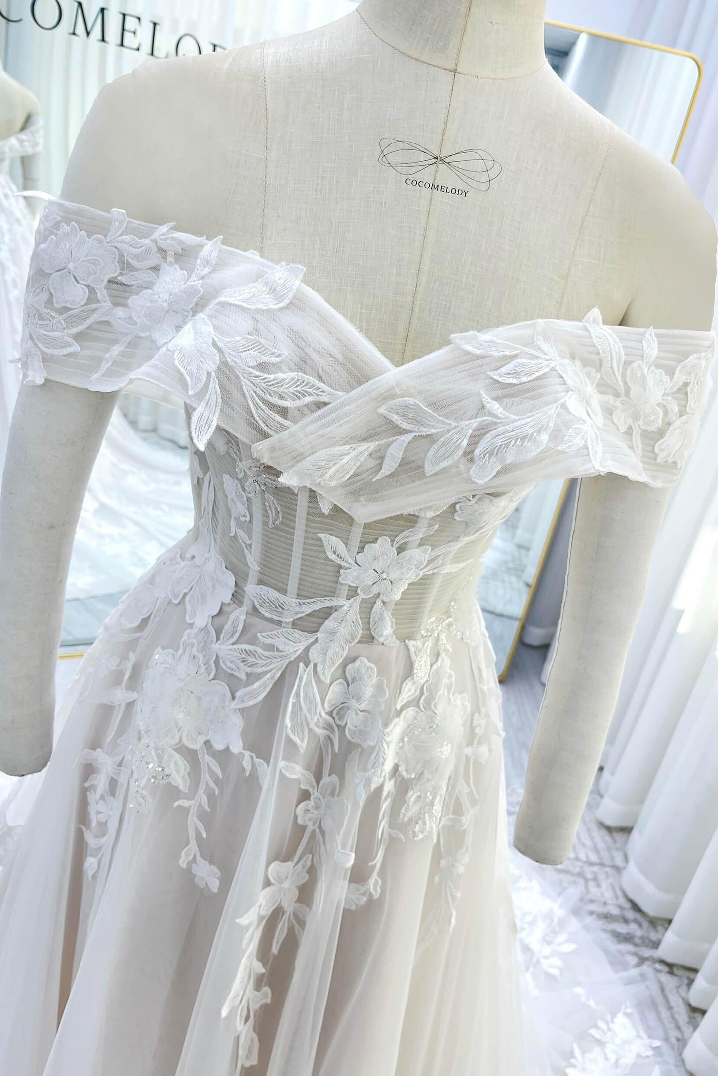 A-Line Court Train Lace Tulle Wedding Dress CW3539
