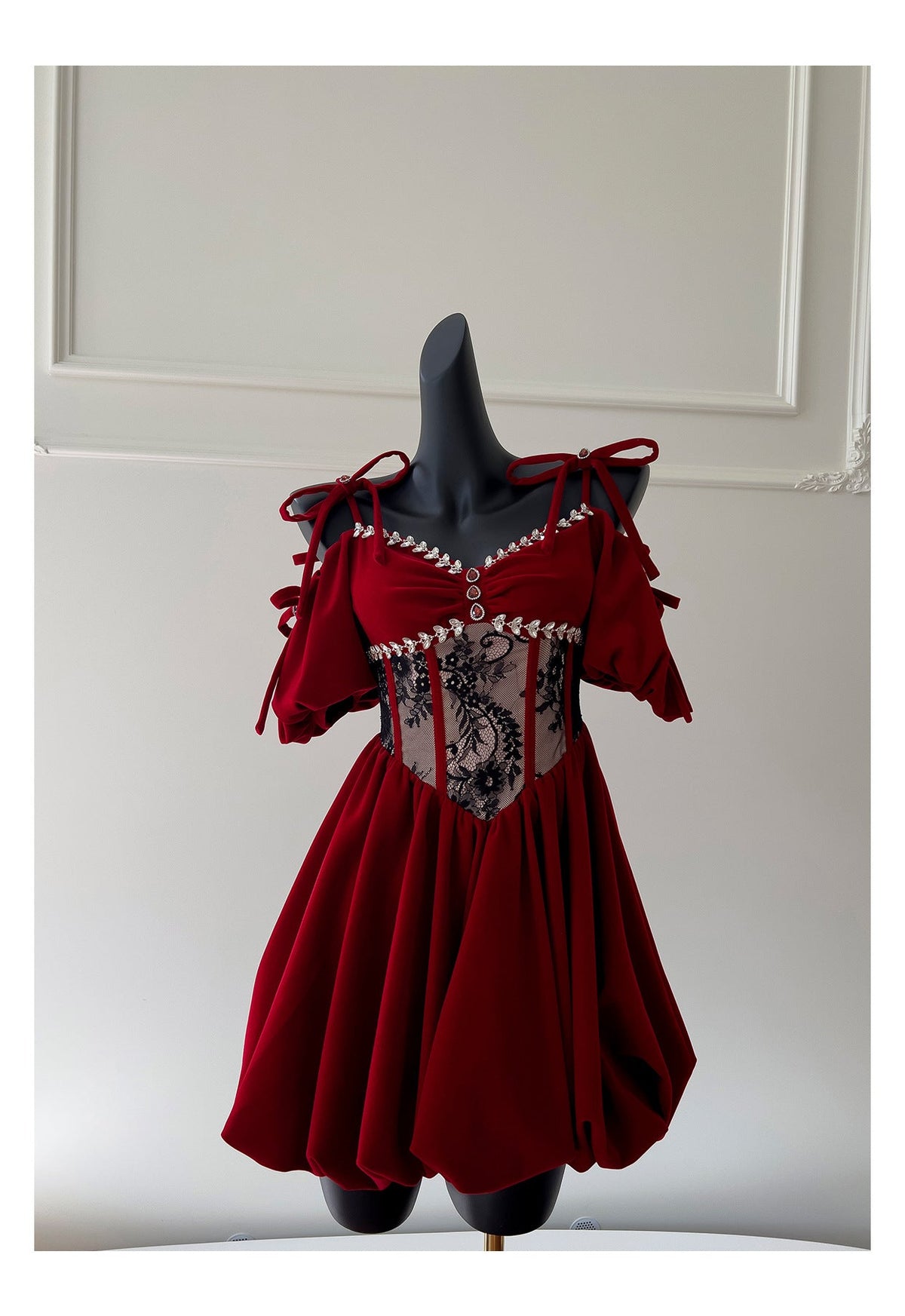 Aesthetic Ball Gown Burgundy Velvet Short Mini Feathers Formal Homecoming Dress Short Cocktail Outfits Graduation Dress Mini Hoco Dress DH2294