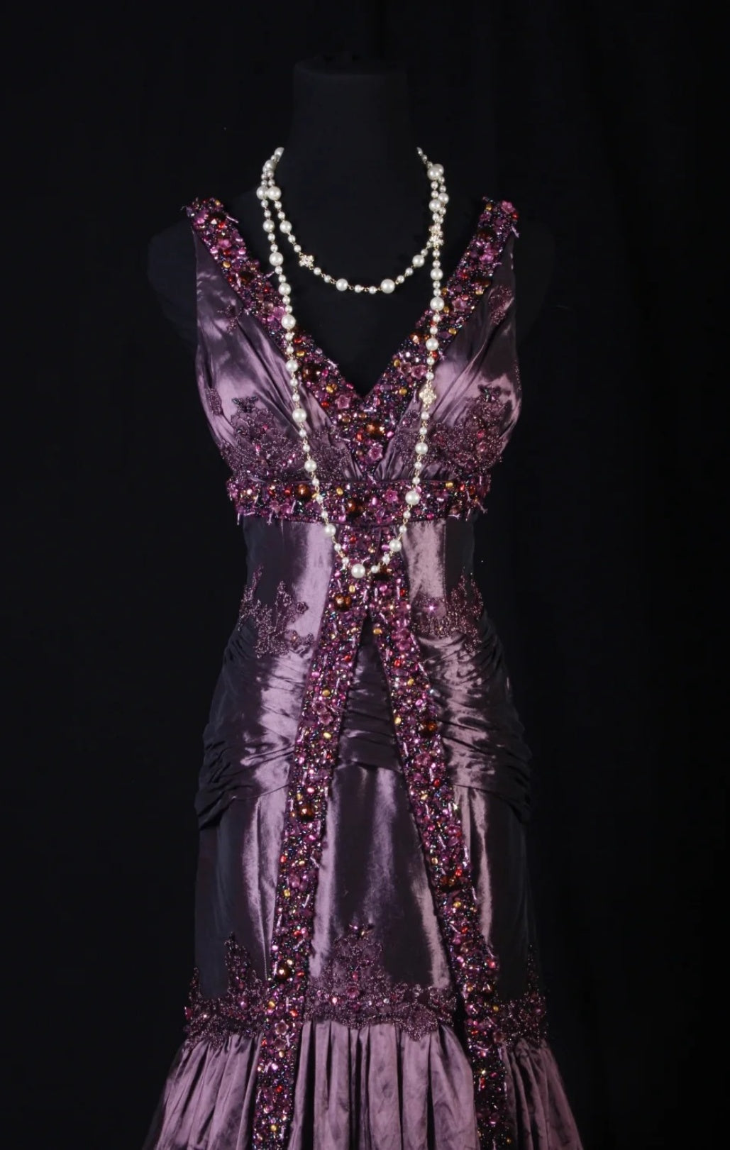 Vintage Grape Prom Dress V-Neck Sheath Evening Dress Satin Beaded Formal Dress DP05056
