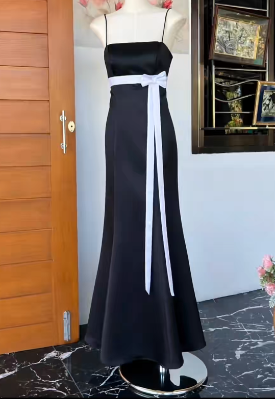 Chic Black Prom Dress Satin Sheath Spaghetti Straps Evening Dress Sleeveless Birthday Dress DP05220