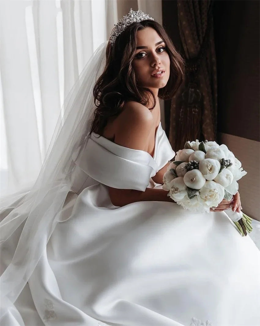 Customized Luxury White Satin Ball Gown Wedding Dress Appliques Off The Shoulder
