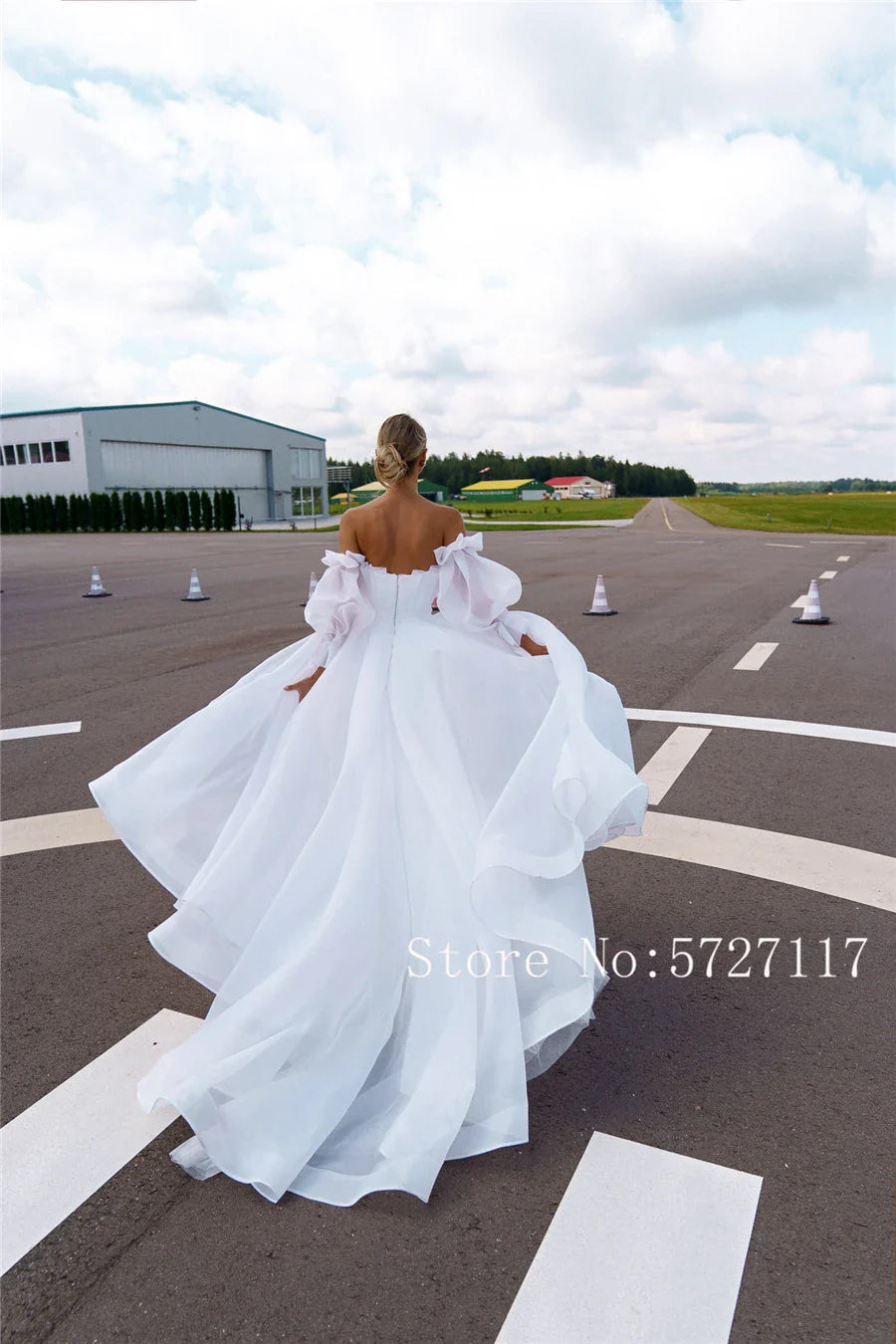 Strapless Ruched Bodice Ball Gowns Organza Wedding Dress