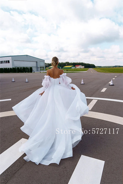 Strapless Ruched Bodice Ball Gowns Organza Wedding Dress