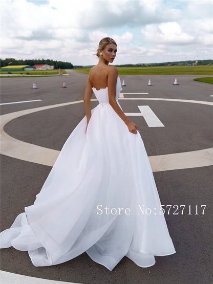 Strapless Ruched Bodice Ball Gowns Organza Wedding Dress
