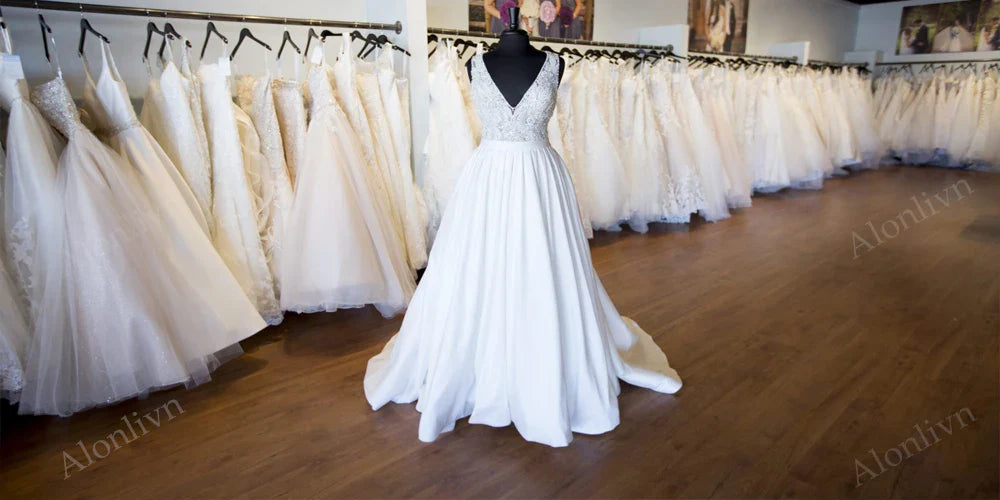 Alonlivn Custom Made Luxury Appliques Lace Ball Gown Wedding Dresses Chapel Train V-Neck Bridal Gowns
