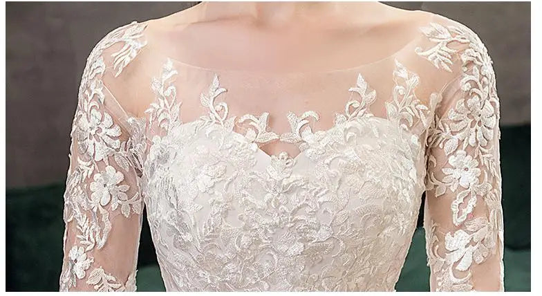 Vintage O Neck Full Sleeve Wedding Dress Lace Embroidery Gown