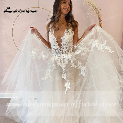 Sexy A-Line Backless Wedding Dress Customized Lace Applique Tulle Gowns