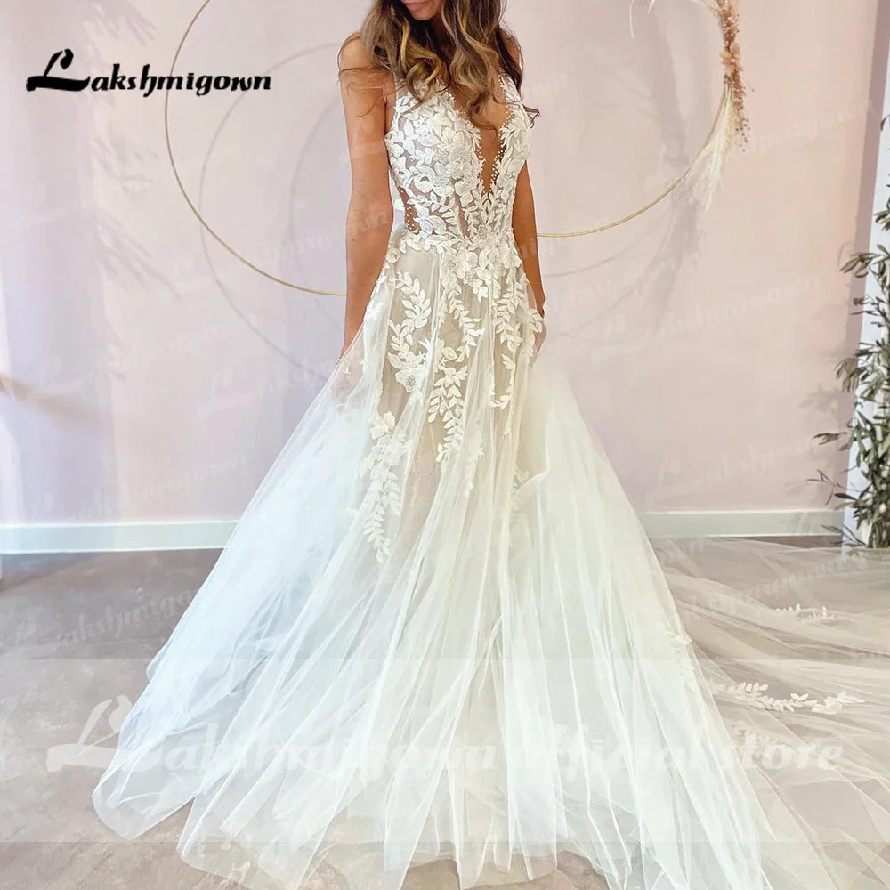 Sexy A-Line Backless Wedding Dress Customized Lace Applique Tulle Gowns