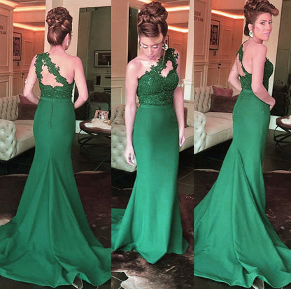 Lace Appliques One Shoulder Mermaid Bridesmaid Dresses