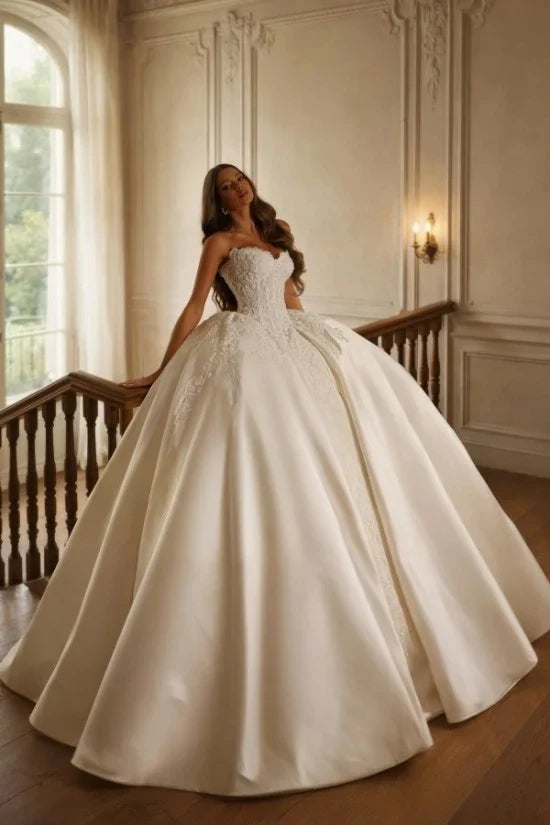 Strapless Satin Wedding Dress Sweetheart Illusion Lace Corset Bridal Dress Cathedral Train with Beadings