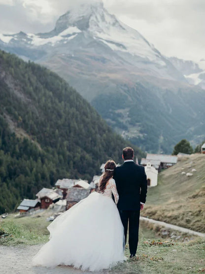 Backless Ball Gown Wedding Dresses Tulle Bridal Gowns With Long Sleeves Elegant