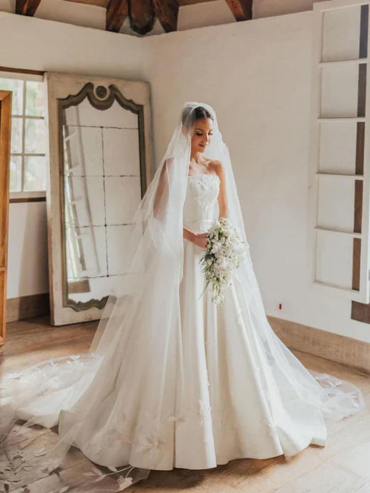 Vintage Satin Ball Gown Wedding Gown Strapless Floral Wedding Gown Off Shoulder Elegant