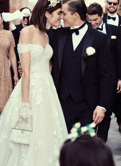 Off-The-Shoulder Ball-Gown Lace Wedding Dresses With Tulle Floor Length Elegant