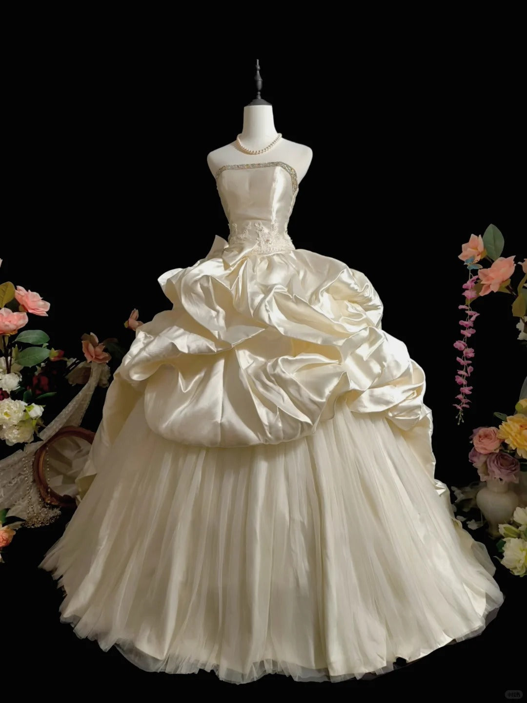 Gorgeous Strapless Rhinestone Crystal Pleated Tiered Tulle Ball Gown Sweet 16 Dress Birthday Party Dress Prom Dress HZ0319