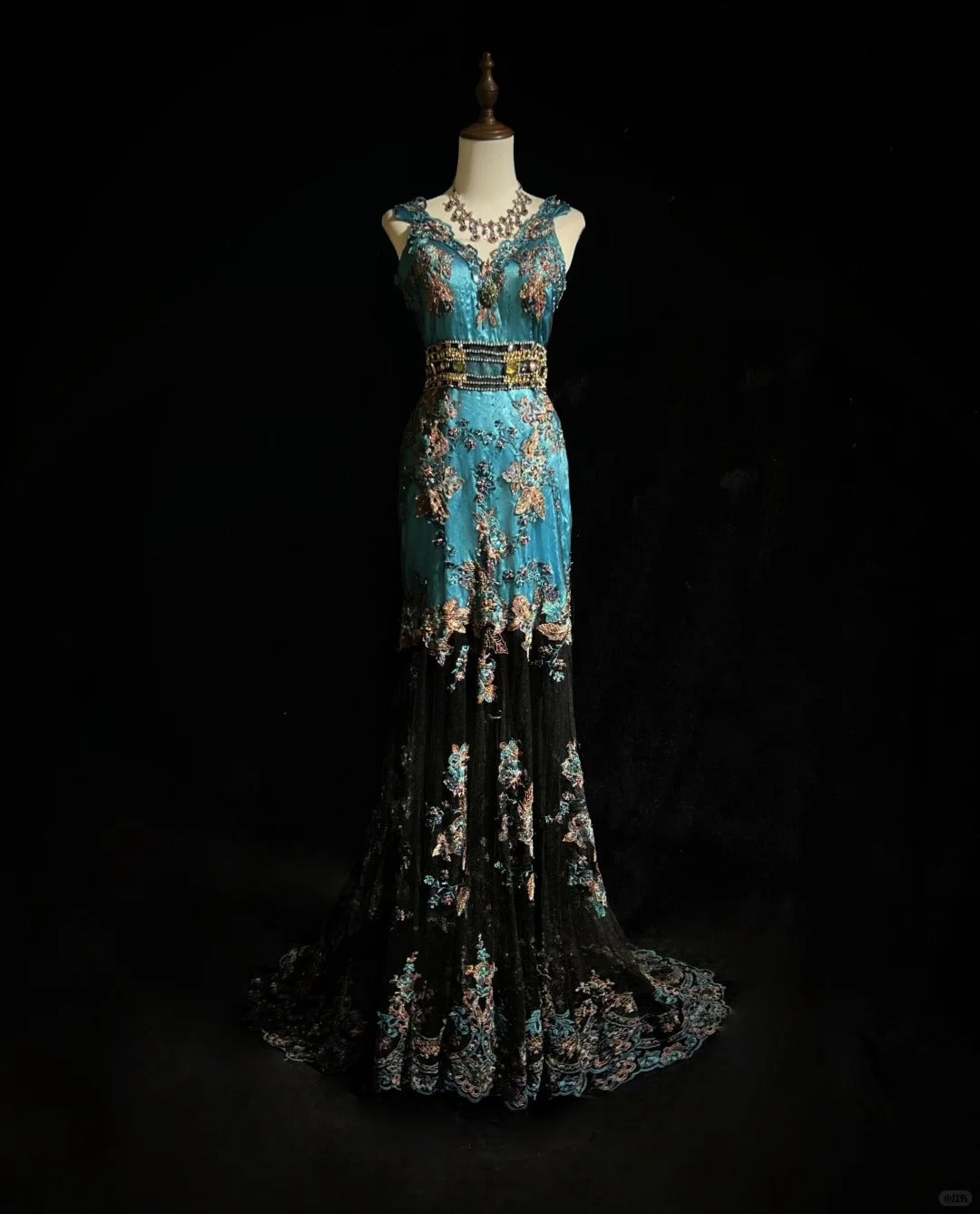 Gorgeous Sweetheart Neckline Embroidered Sequins Prom Dress Evening Dress Party Dress HZ0319