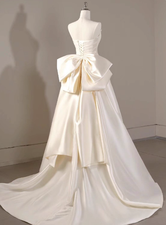 Charming Wedding Dress Strapless Pleated Wedding Dress HZ0319