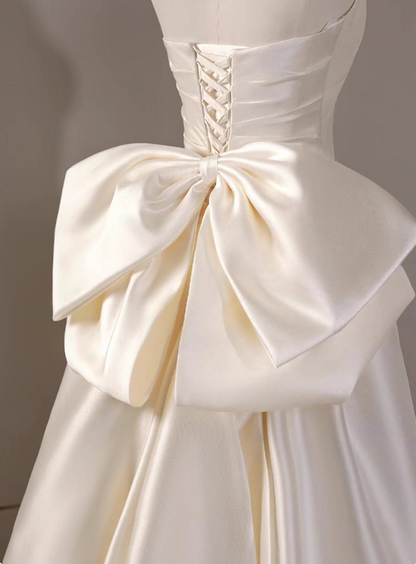 Charming Wedding Dress Strapless Pleated Wedding Dress HZ0319