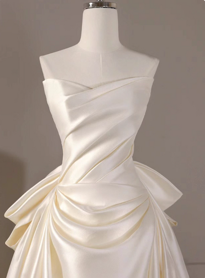 Charming Wedding Dress Strapless Pleated Wedding Dress HZ0319